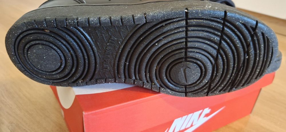 Маратонки Nike 38,5