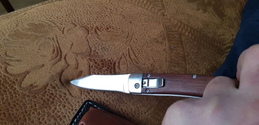 Продам нож кнопочный выездной