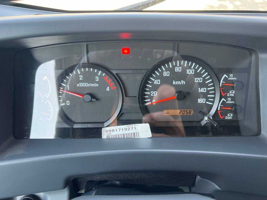 Isuzu moshnasi 2026 yil 2000 probeg