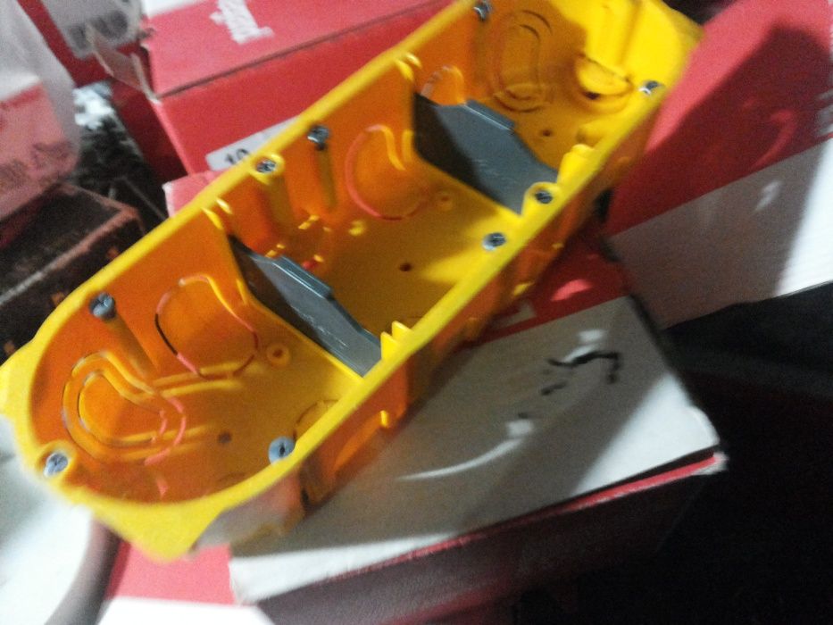 Подрозетники Legrand