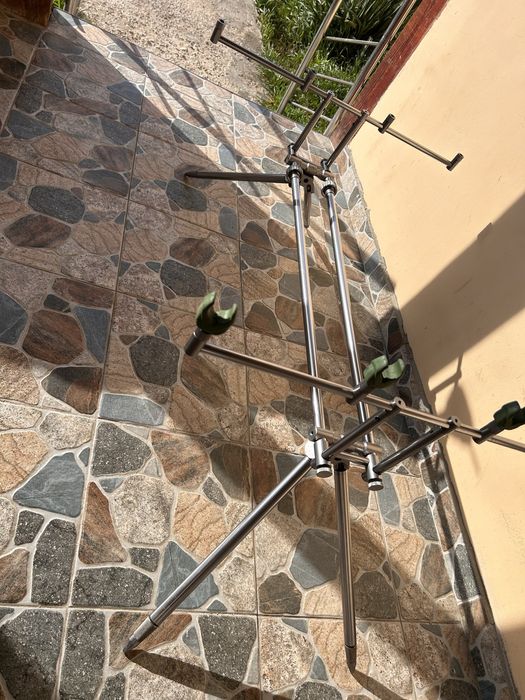 Vand rod pod aluminiu