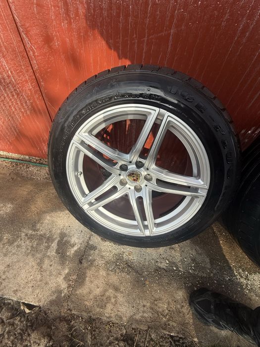 Jante cu anvelope iarna Porche pret 2500 ron