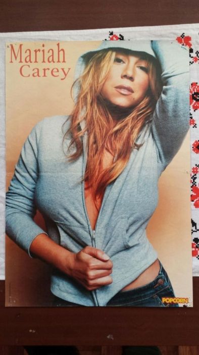 Poster cu Mariah Carey și Andreea Bălan