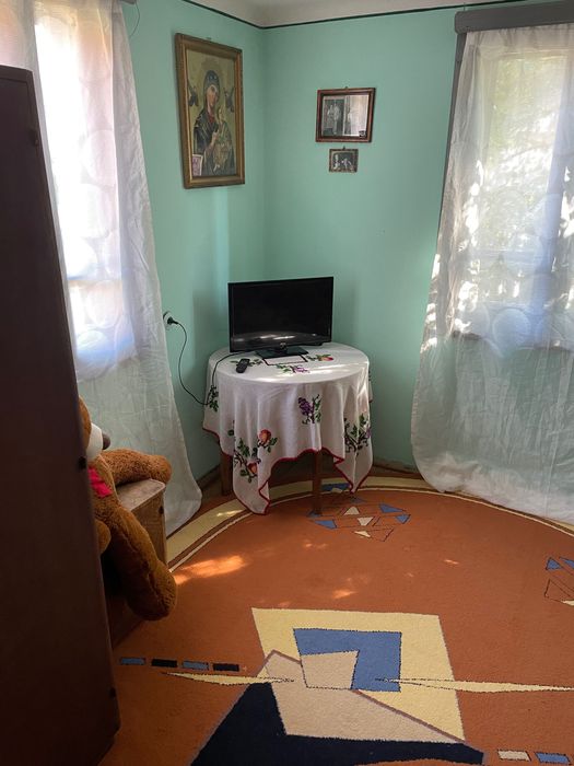 Vând casă in Podari in zonă excelentă