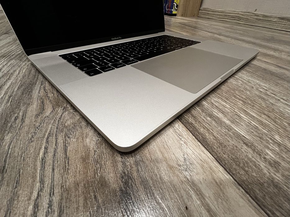 MacBook Pro 15” (2019) | i7, 16GB RAM, 512GB SSD | Нова батерия