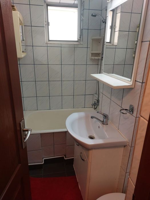 Persoana fizica închiriez apartament 2 camere