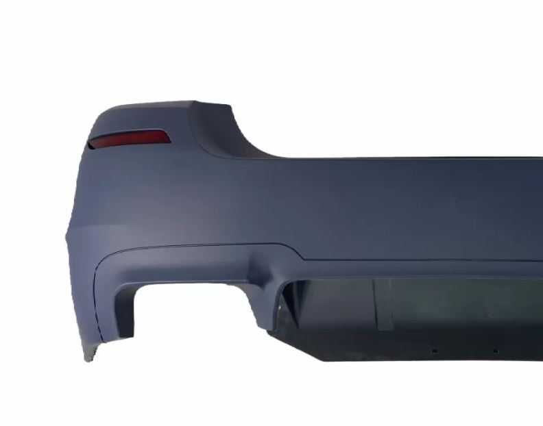 Задна броня за BMW F10 2010г-2017г M5 дизайн с отвори за парктроник