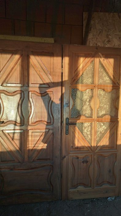 Дървена врата...