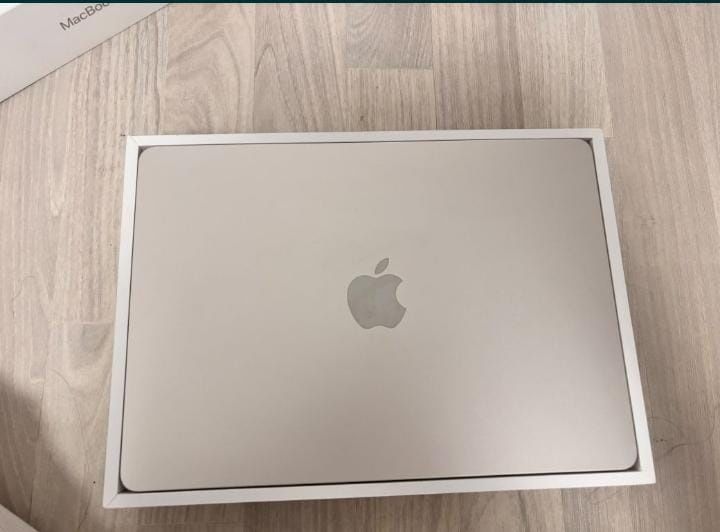 Продам мак бук (  Apple mac book air M2)