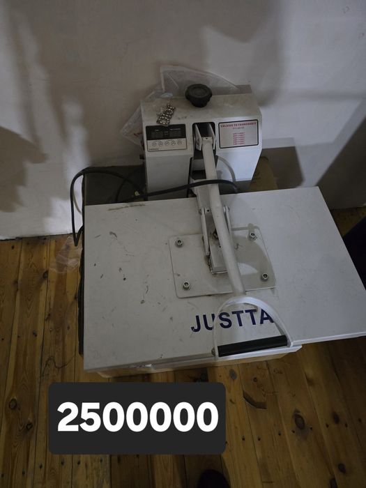 Tikuv mashina sotiladi kam ishlatilgan 3,oy 4oy.