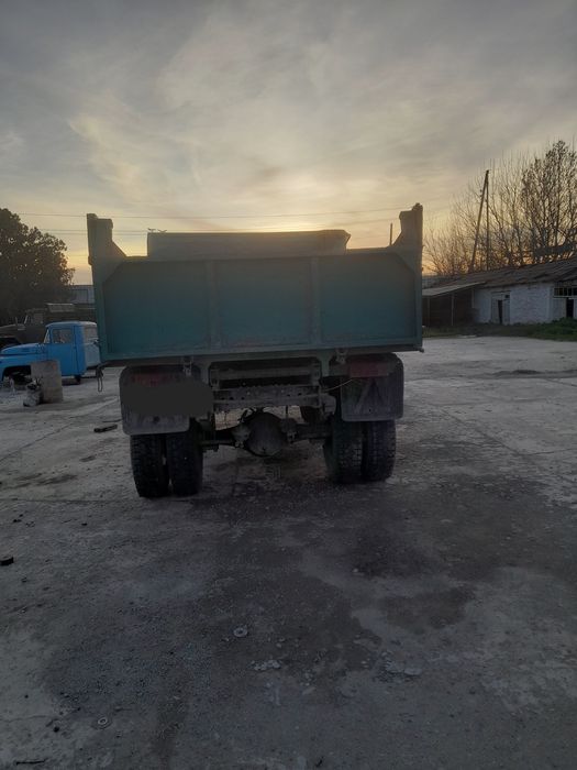 Зил самосвал сотилади