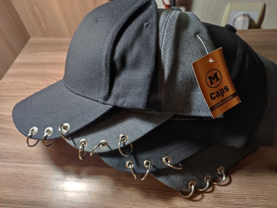 кепки с кольцами