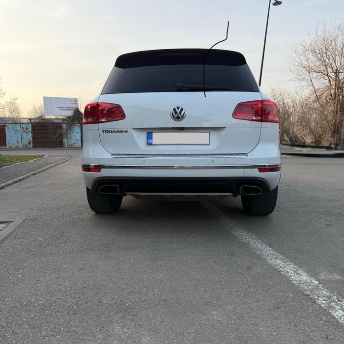 VW Touareg  R-Line 3.0 TDI 262 CP-perne-panoramic-camera 360