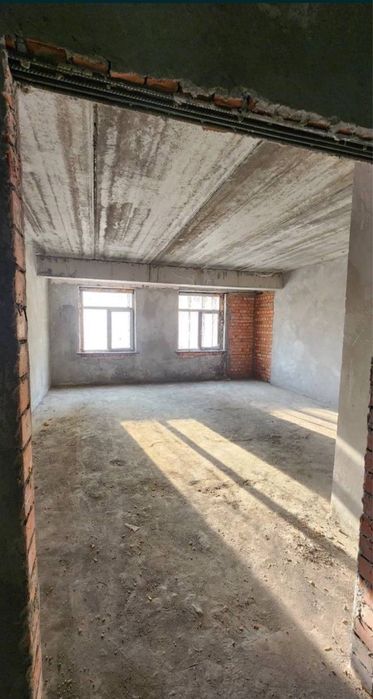 Продается 3х комнатная квартира,8 роддом,ул Кичик Бешагач,140м2