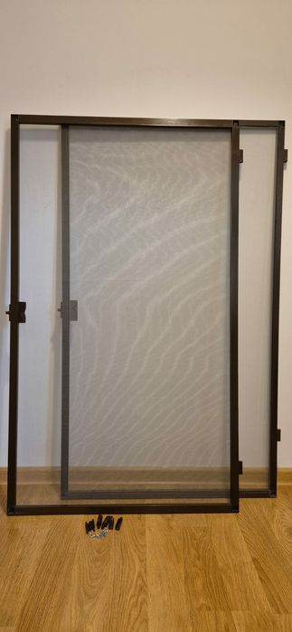 Plase insecte pe profil aluminiu cu balamale