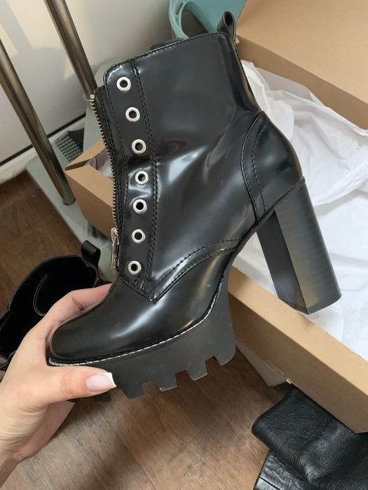 Каждая обувь по 7000