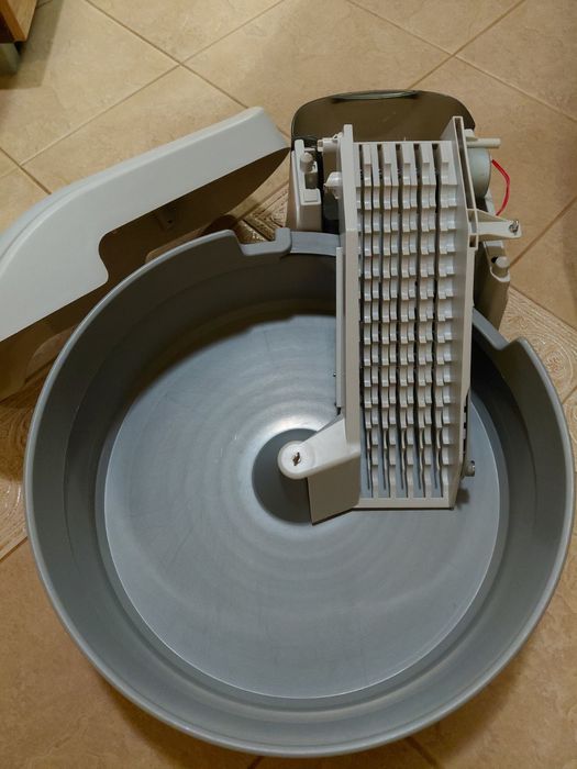 Автоматична котешка тоалетна Simply clean