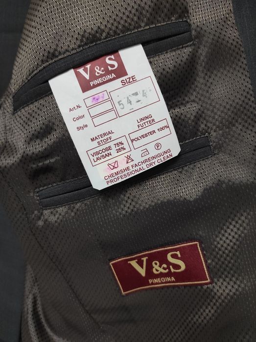 Мужской костюм продам