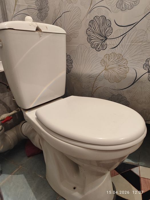 Продам унитаз б/у в хорошем состоянии