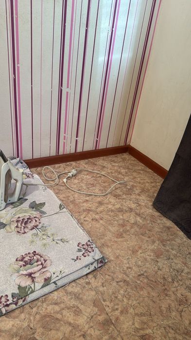 Отдам даром двери, шкаф, плинтус