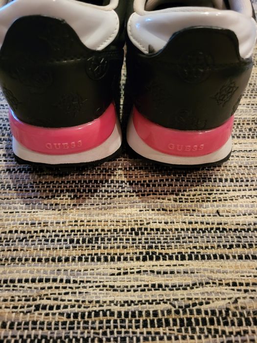 Дамски сникърси Guess