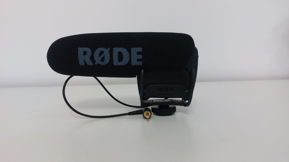 Microfon Rode cu sistem de suspensie