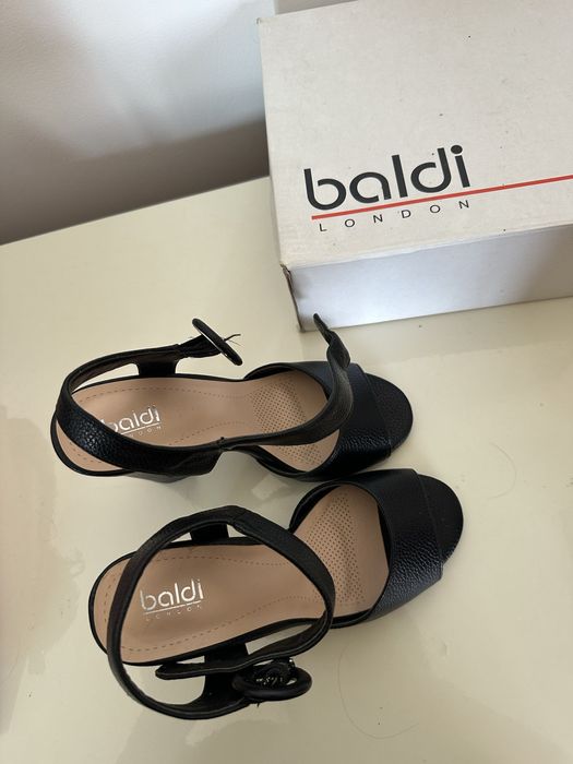 Туфли на каблуках, ботинка весенняя