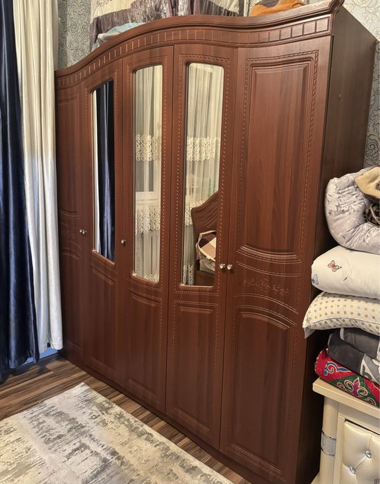 Продается спальный гарнитур