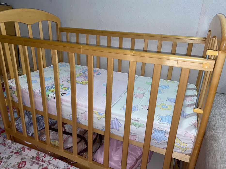 Продам детскую кроватку