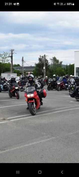 Vind honda vfr 750