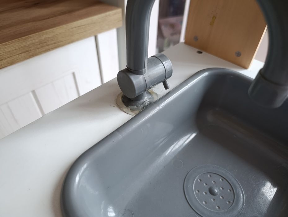 Дървена кухня и магазин + касов апарат, уреди з аготвене и продукти