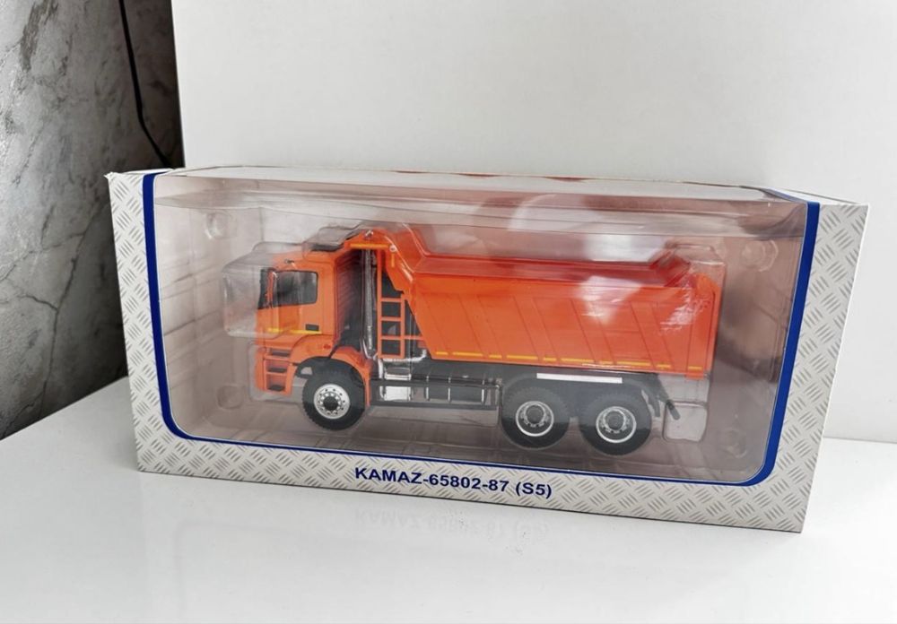 Масштабная модель,1:43 KAMAZ-65802;87(S5)