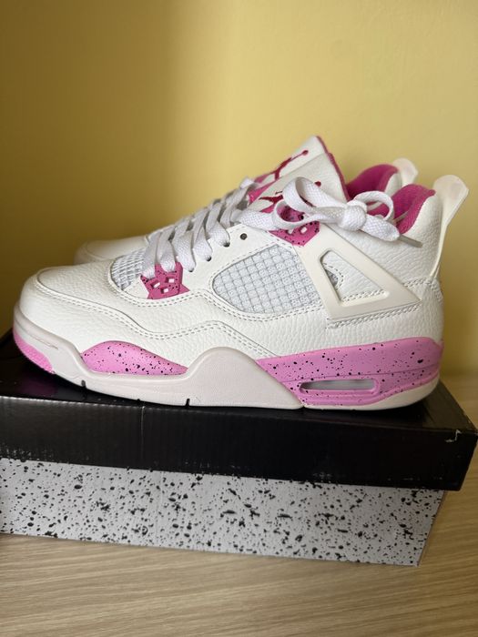 Jordan 4 Pink Oreo marimea 37 si 39