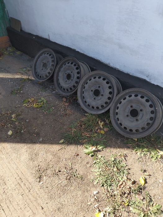 Продам диски на Mitsubishi Carizma
