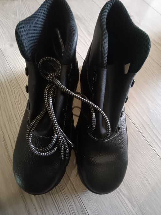 Продам спец.обувь весна-осень