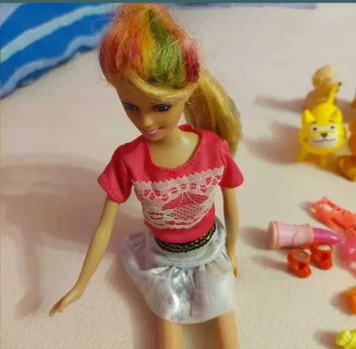 Barbie cu animăluțe și accesorii