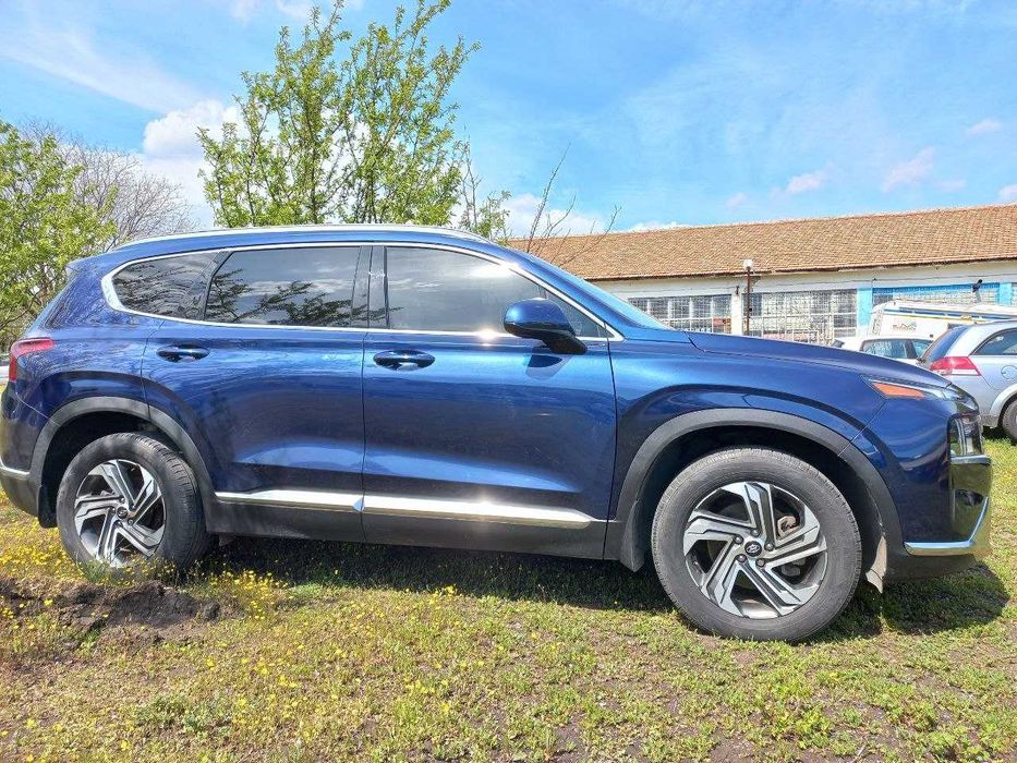 Автомобил Hyndai Santa FE 2022