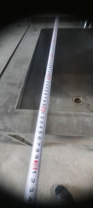 Мойка Стол сотилади.