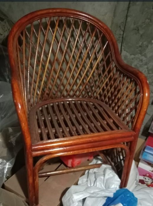Продам деревянные кресла