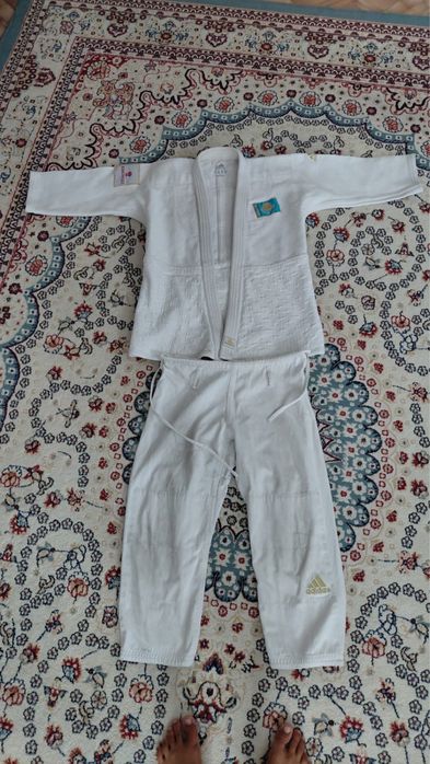 Продам кимано Адидас