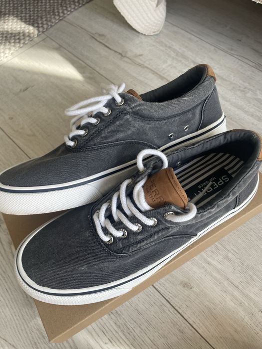 Нови мъжки кецове Sperry
