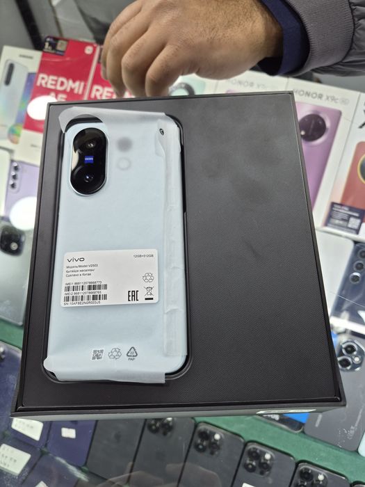 Vivo X200 Fe 12/512 Gb sotiladi