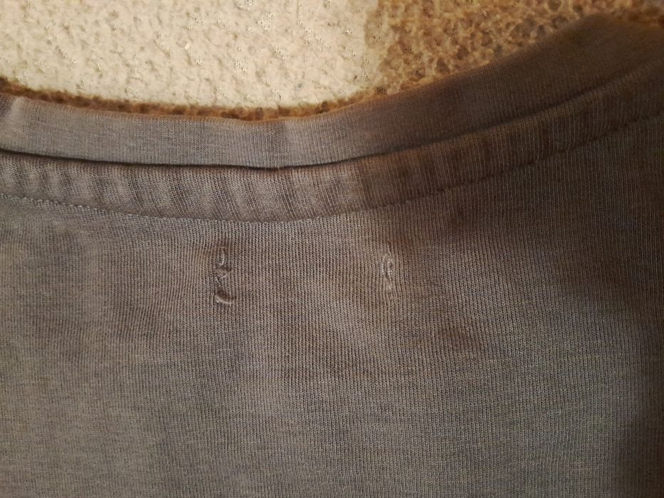 Тъмно сива тениска