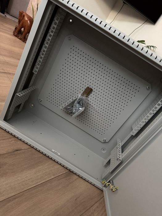 Rack шкаф Lanberg WAF1-5203