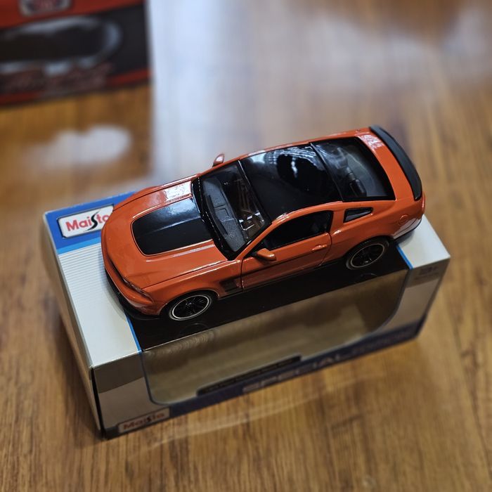 Нови метални колички.