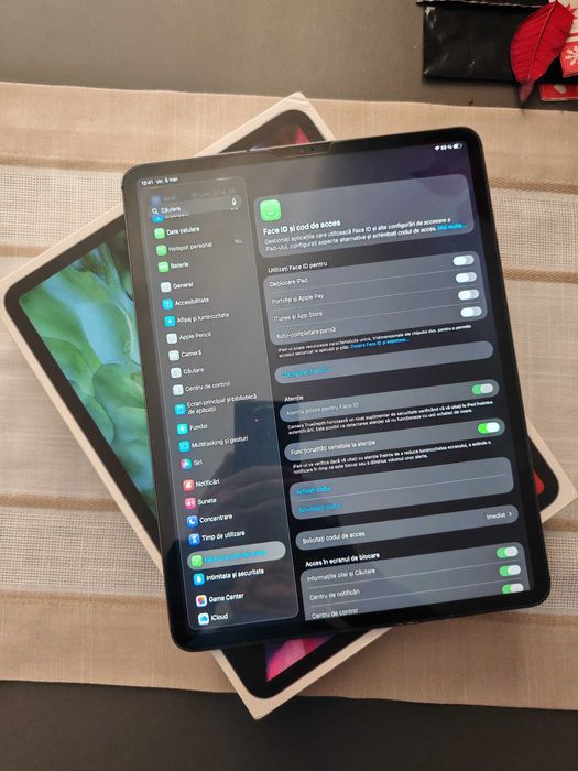 iPad Pro 12,9 inchi (generația a 4-a) Wi‐Fi + Cellular .