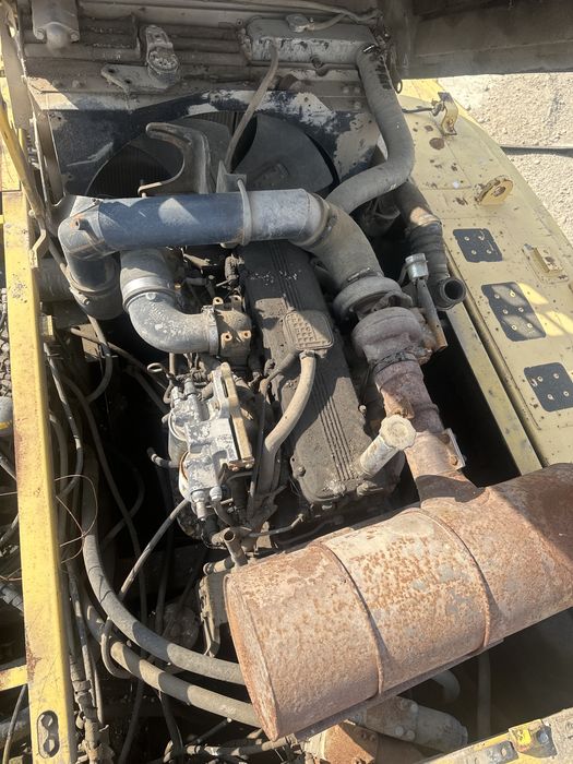 Dezmebrari utilaje, vanzari utilaje, atasamente si camioane.