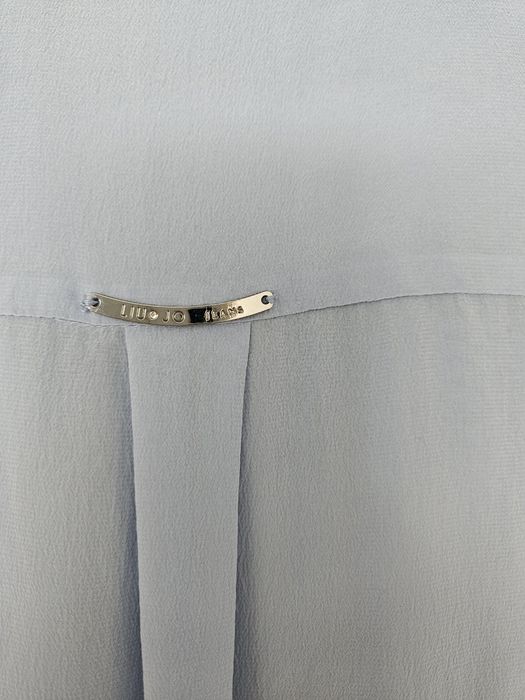 Liu.Joe копринен светлосин потник р-р L/44. Като нов. Обличан веднъж.