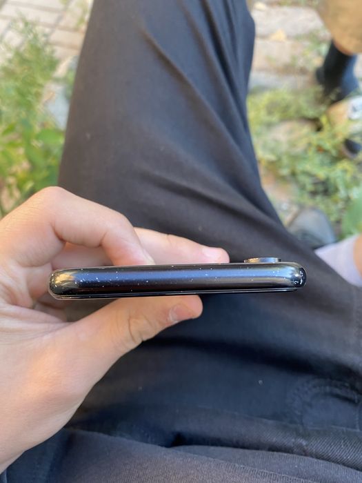 Айфон Xr , на 64 гигов