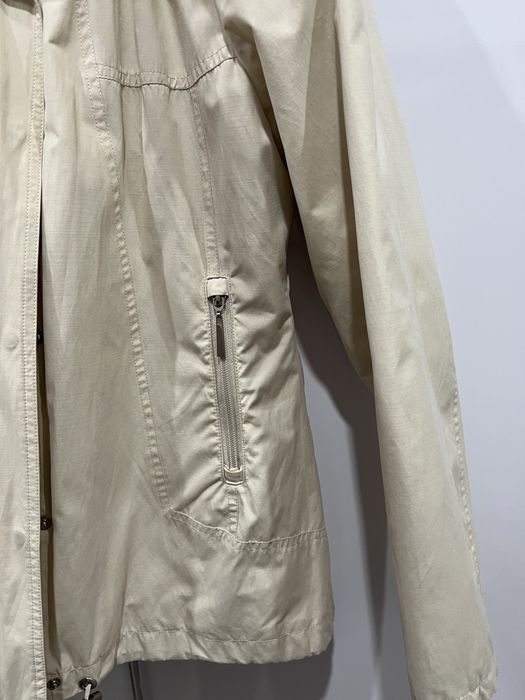 Продам ветровку, и плащ